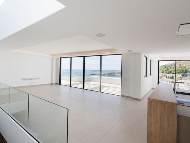 4 Bedrooms Villa in Benalmadena