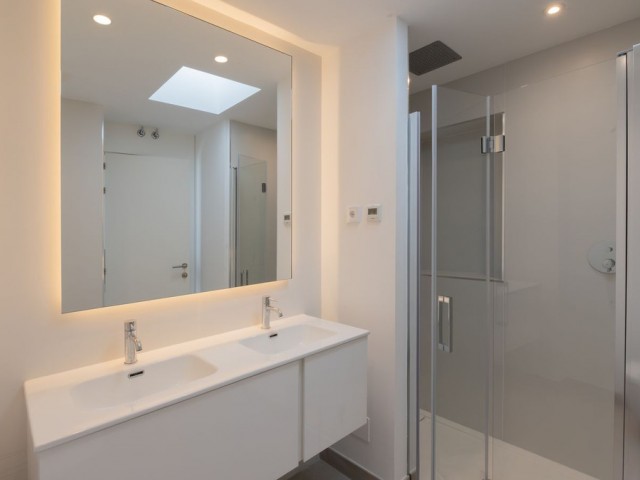 4 Bedrooms Villa in Benalmadena