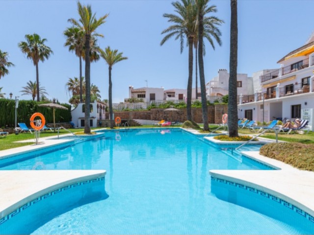 Apartment, La Duquesa, R5228584