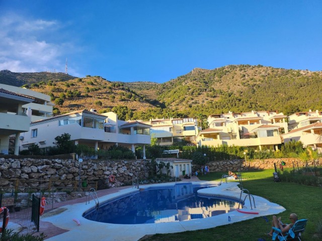 Apartamento con 3 Dormitorios  en Mijas