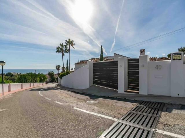 4 Bedrooms Villa in Benalmadena