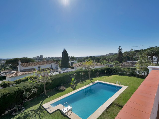 6 Schlafzimmer Villa in Las Brisas