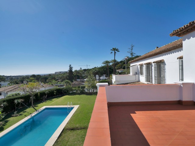 6 Makuuhuoneen Huvila Las Brisas