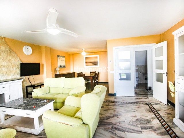 Maison mitoyenne avec 5 Chambres  à La Duquesa