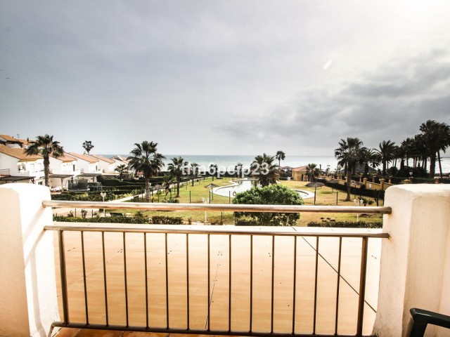 Maison mitoyenne avec 5 Chambres  à La Duquesa