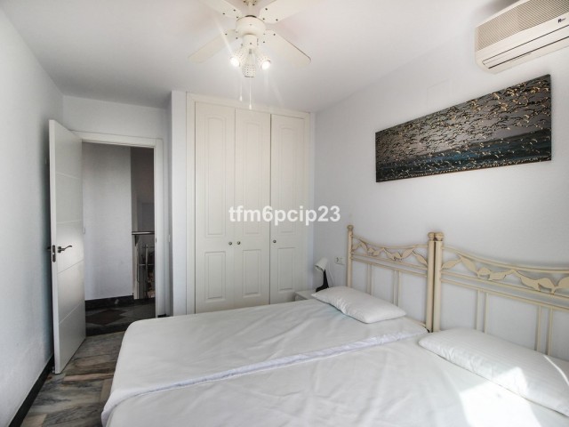 Maison mitoyenne avec 5 Chambres  à La Duquesa