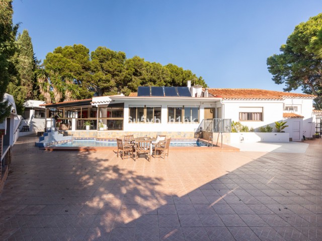 5 Bedrooms Villa in Torremolinos