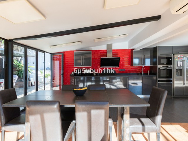 5 Bedrooms Villa in Torremolinos