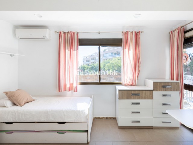 5 Bedrooms Villa in Torremolinos