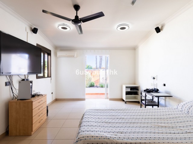 5 Bedrooms Villa in Torremolinos