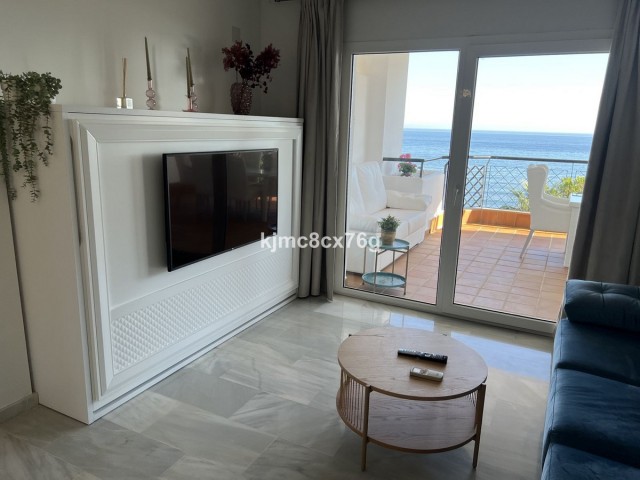 2 Bedrooms Apartment in Calahonda