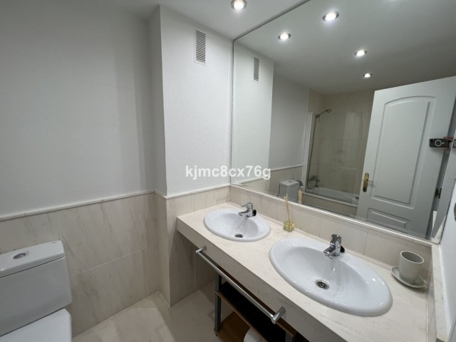 2 Bedrooms Apartment in Calahonda