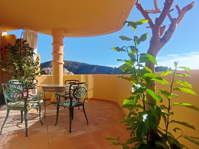 2 Bedrooms Apartment in Calahonda