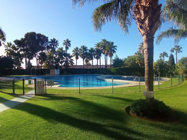 2 Bedrooms Apartment in Calahonda