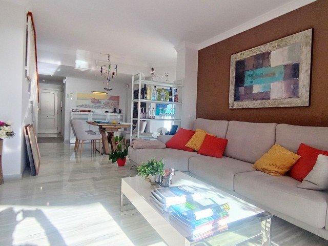 2 Bedrooms Apartment in Calahonda