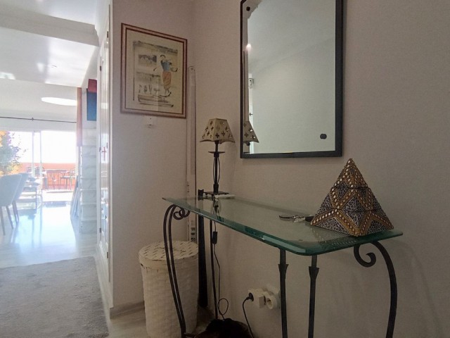 2 Bedrooms Apartment in Calahonda