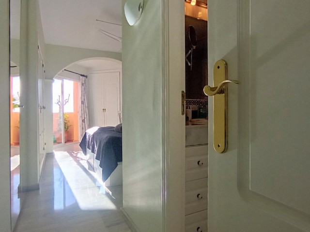 2 Bedrooms Apartment in Calahonda