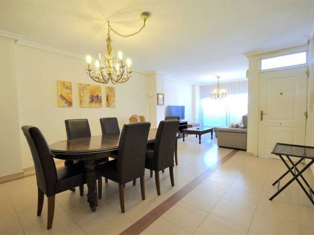 Apartment, Aloha, R5236174