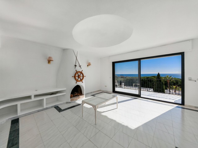 2 Bedrooms Townhouse in Cabopino