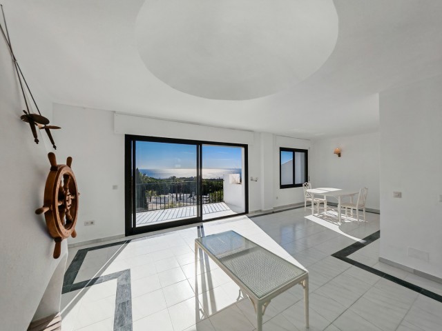 Maison mitoyenne, Cabopino, R5236669