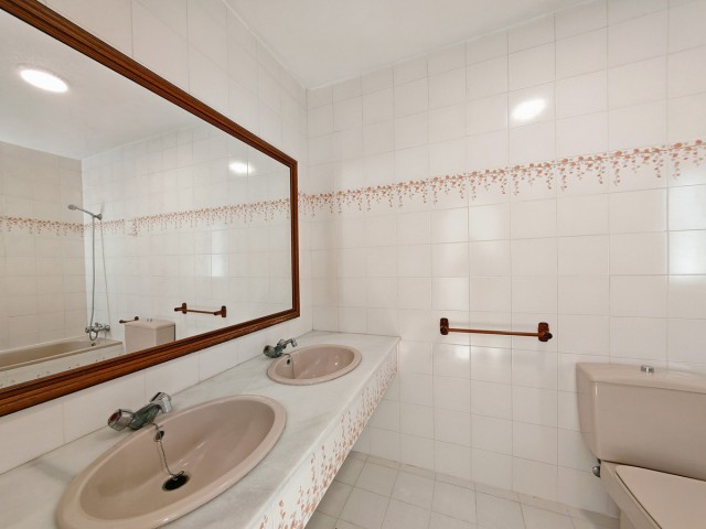 Maison mitoyenne avec 2 Chambres  à Cabopino