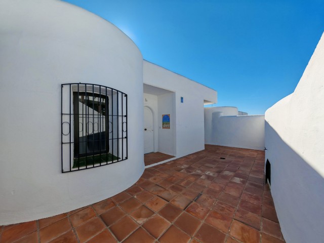 Maison mitoyenne avec 2 Chambres  à Cabopino