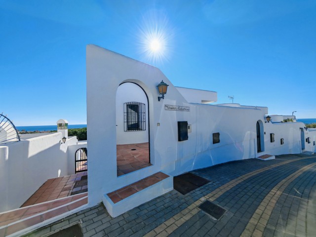Maison mitoyenne avec 2 Chambres  à Cabopino