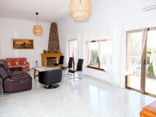 5 Bedrooms Townhouse in Mijas