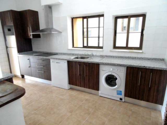 5 Bedrooms Townhouse in Mijas