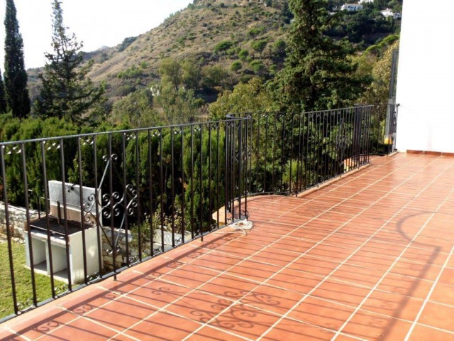 5 Bedrooms Townhouse in Mijas