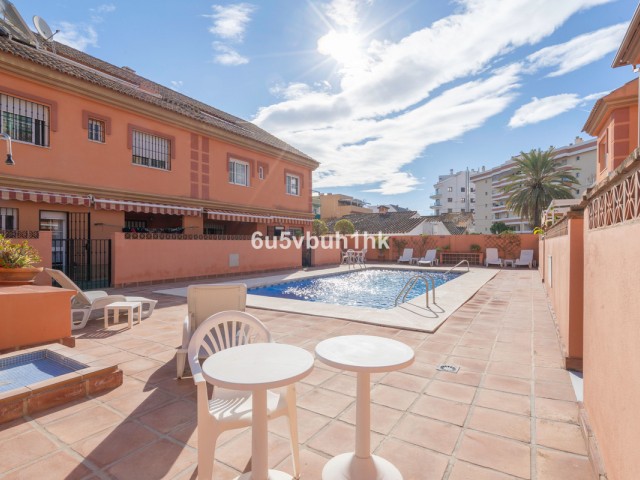 Villa con 4 Dormitorios  en Fuengirola