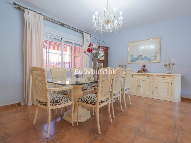 Villa con 4 Dormitorios  en Fuengirola