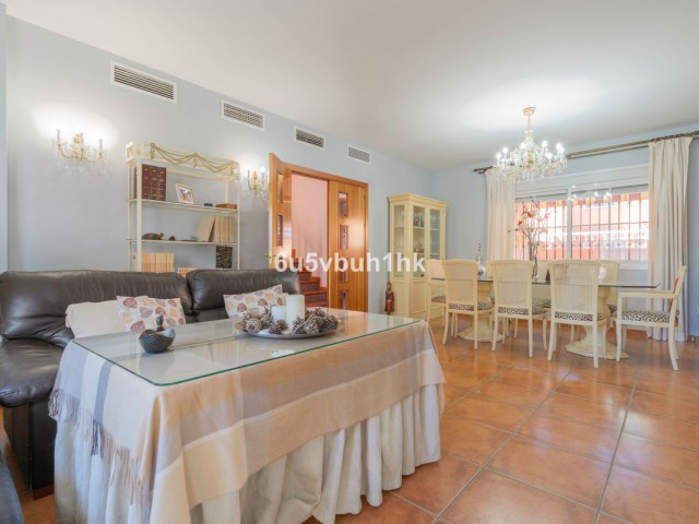Villa con 4 Dormitorios  en Fuengirola