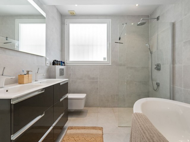 Villa avec 3 Chambres  à Marbesa