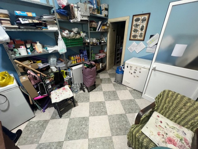 Comercial con 0 Dormitorios  en Estepona