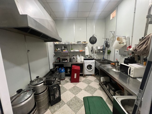 Comercial con 0 Dormitorios  en Estepona