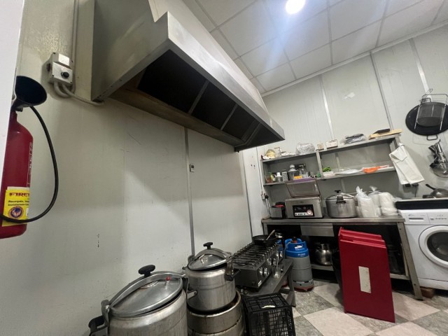 Comercial con 0 Dormitorios  en Estepona