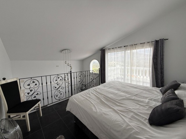 Villa avec 4 Chambres  à Cerros del Aguila