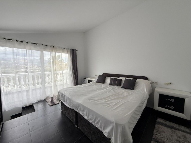 4 Schlafzimmer Villa in Cerros del Aguila