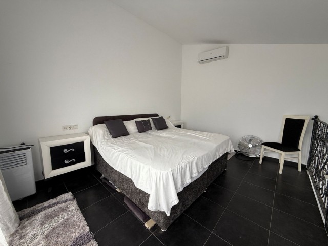 4 Schlafzimmer Villa in Cerros del Aguila