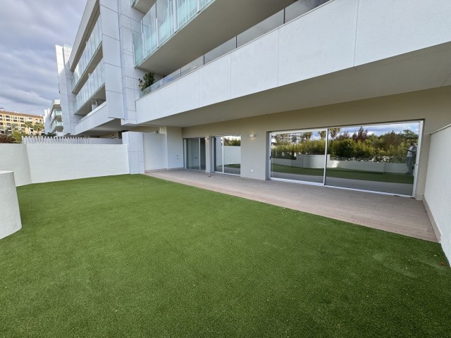 2 Bedrooms Apartment in San Pedro de Alcántara