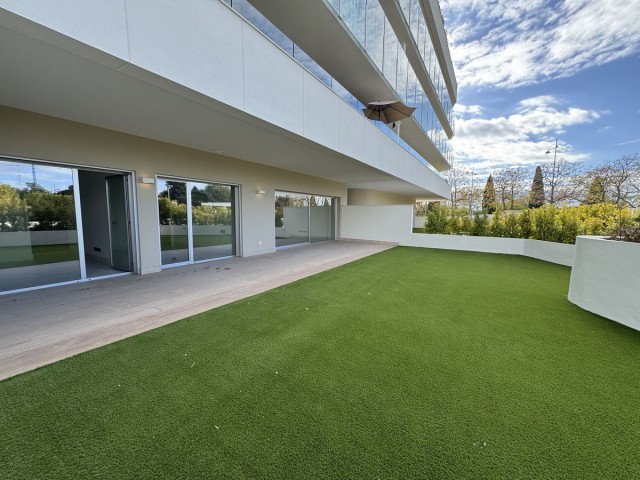 2 Bedrooms Apartment in San Pedro de Alcántara