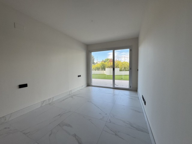 2 Bedrooms Apartment in San Pedro de Alcántara