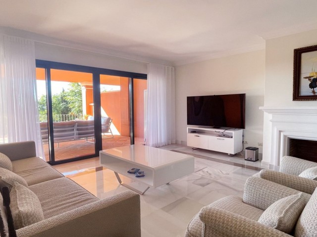 Apartment, Monte Halcones, R4545196