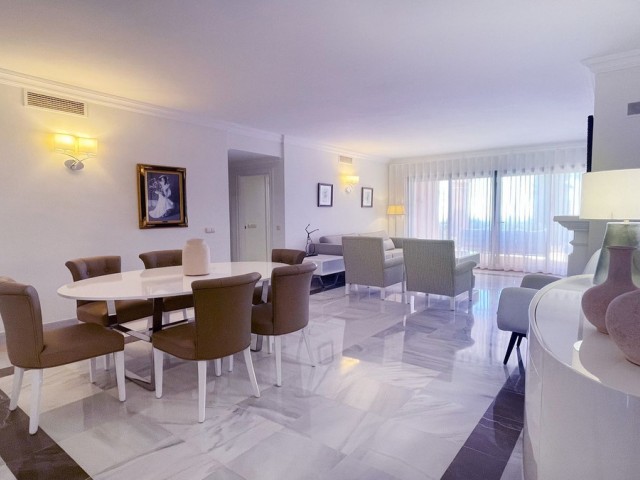 Apartment, Monte Halcones, R4545196