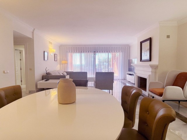 Appartement avec 3 Chambres  à Monte Halcones