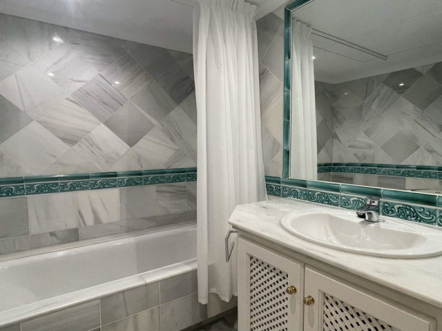 Appartement avec 3 Chambres  à Monte Halcones