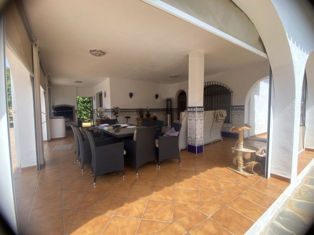 3 Bedrooms Villa in Elviria