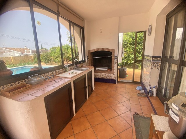 3 Bedrooms Villa in Elviria