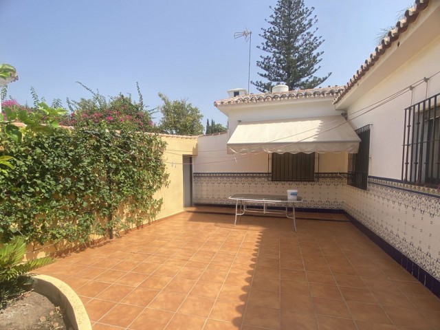 3 Bedrooms Villa in Elviria